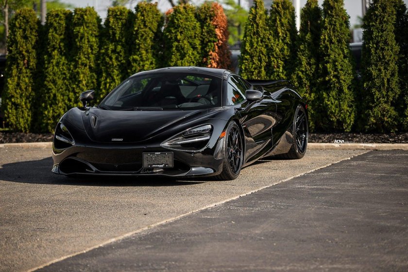 MCLAREN 720s черный
