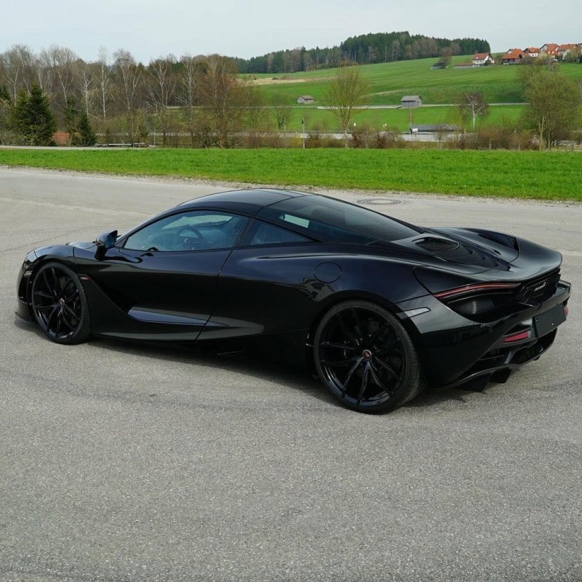 Mclaren 720 s black