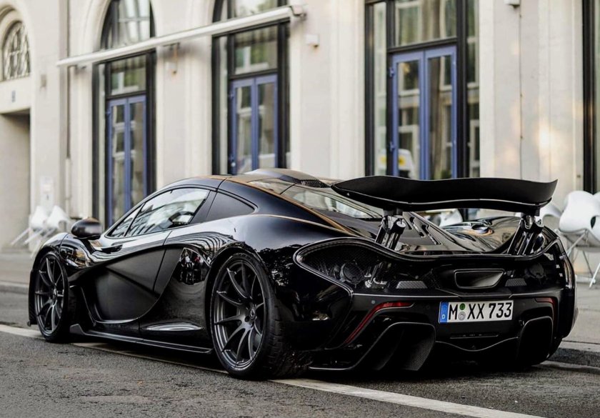 MCLAREN p1 GTR черный