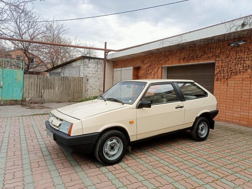 ВАЗ 2108 бежевая