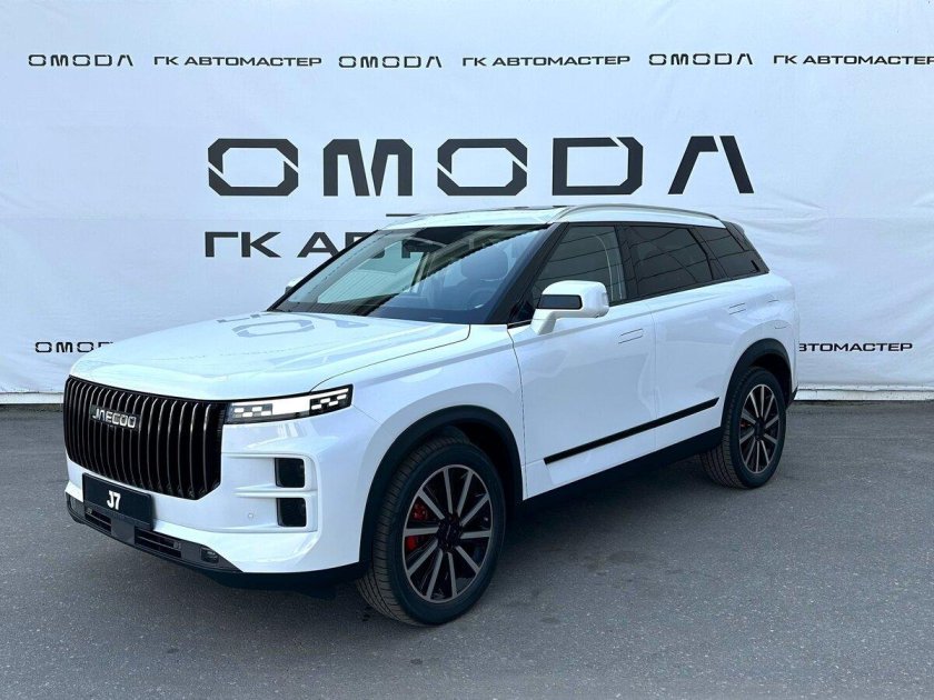 Белый внедорожник