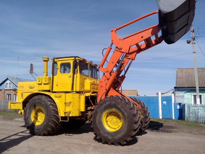 К700 Кировец трактор погрузчик