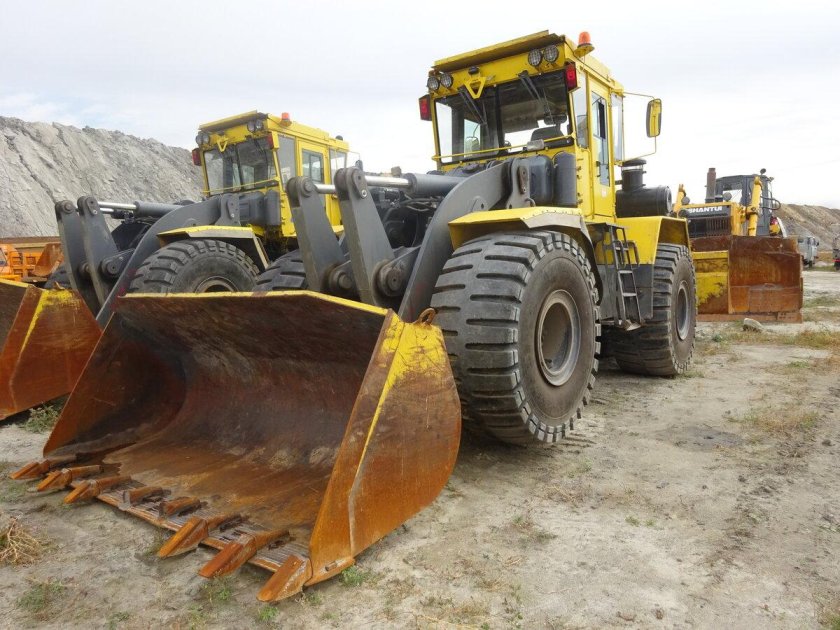 Фронтальный погрузчик volvo