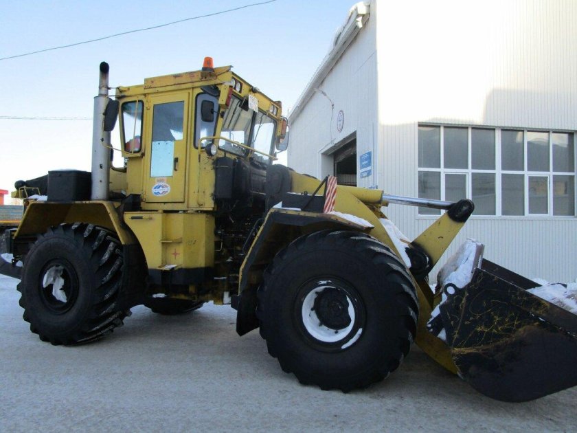 Кировец к-702мва-удм2