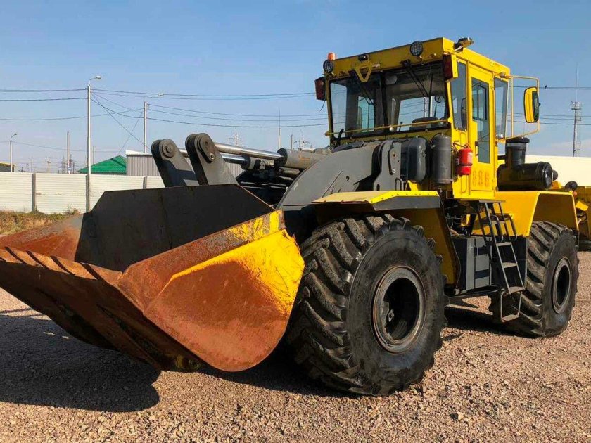 Кировец к-708удм