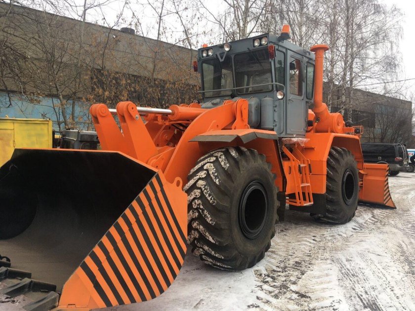 Трактор к-702мва-удм2