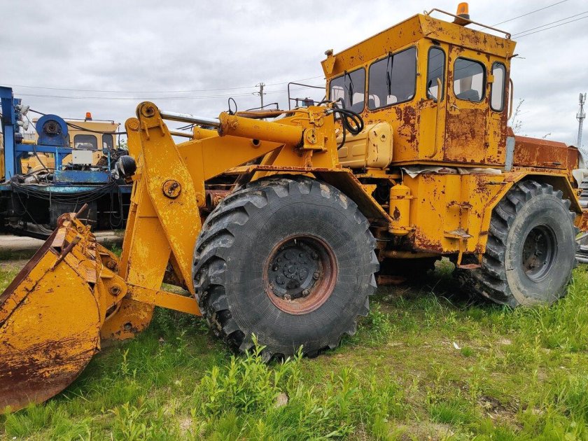 Колесный бульдозер Кировец