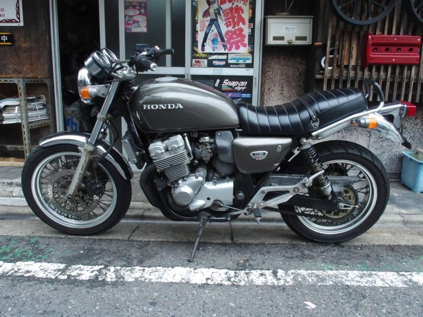 Honda CB 400 four nc36