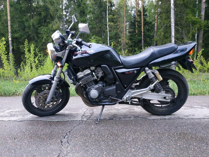 Honda CB 400 super four