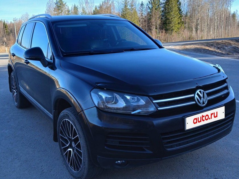 Volkswagen touareg 2010 — 2014 ii серебристый