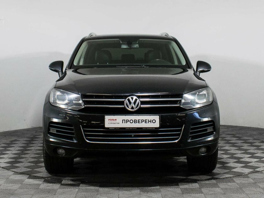 Volkswagen touareg 2014 серебристый