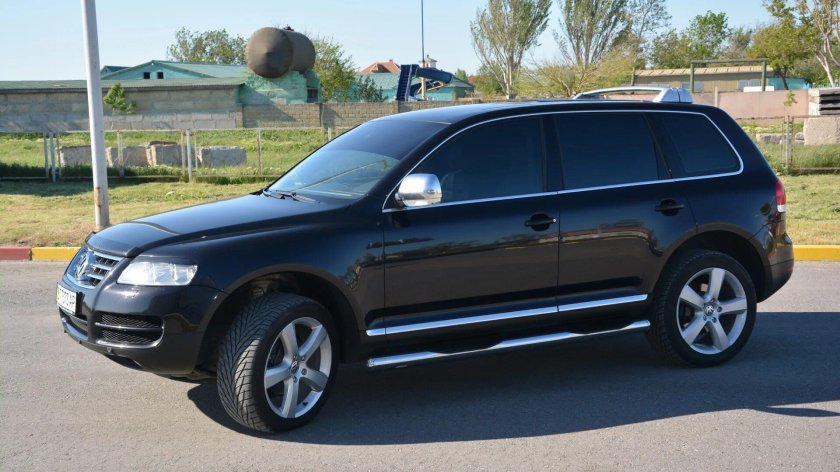 Volkswagen Touareg 1 черный