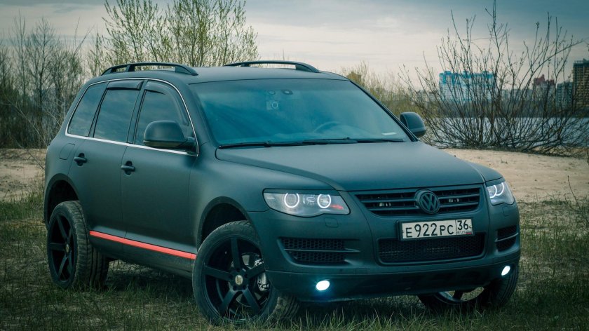 Volkswagen Touareg 2 Black Tuning