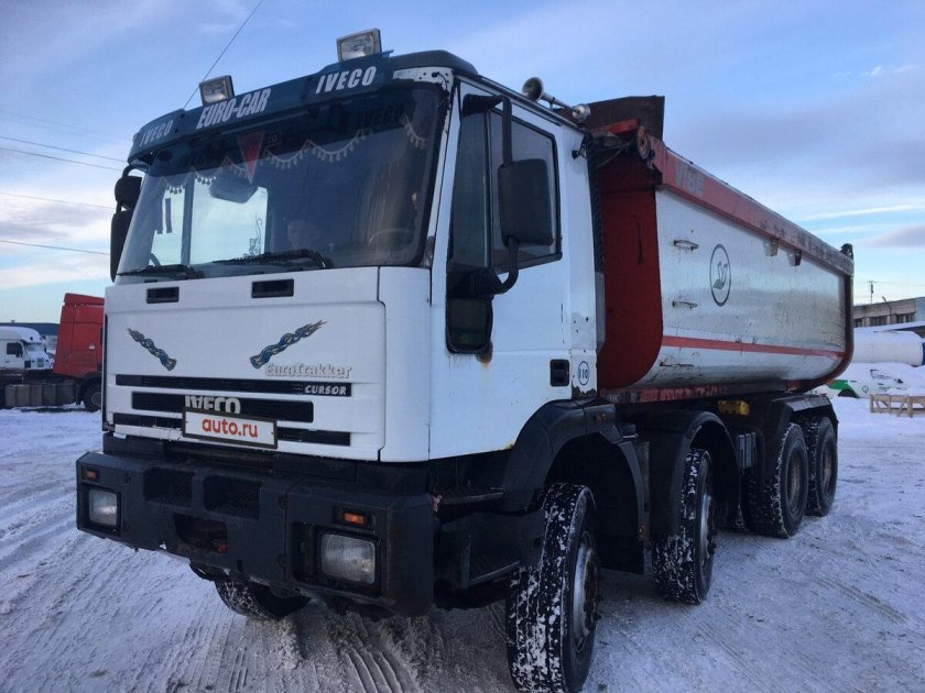 Iveco Trakker 6x6 самосвал