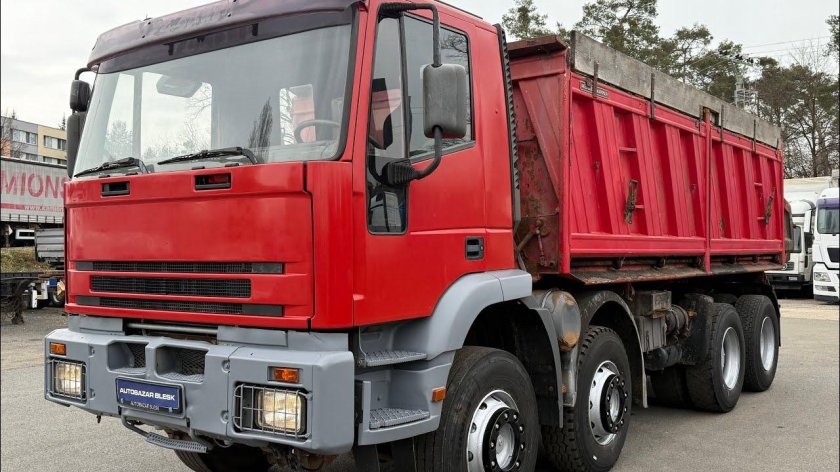 Самосвал ивеко