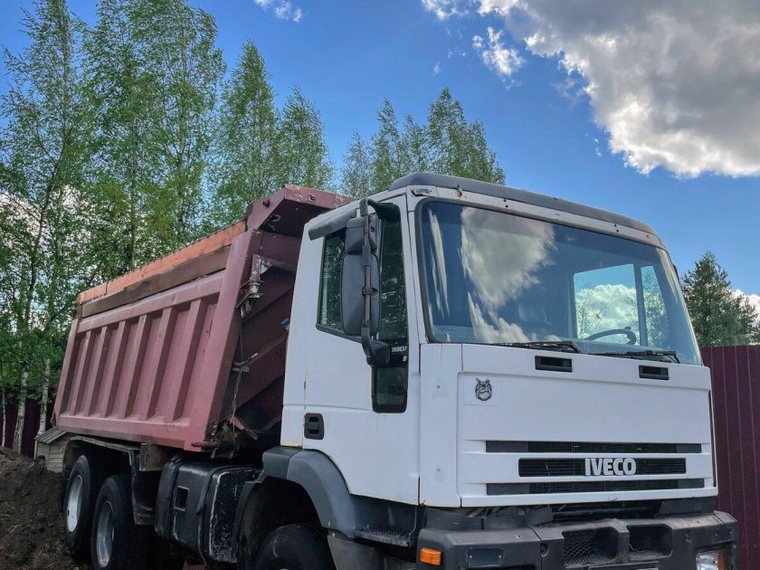 Самосвал ивеко траккер 6х4