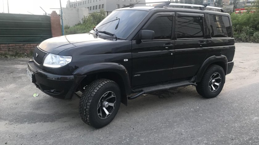 УАЗ Патриот 2021 черный тонированный