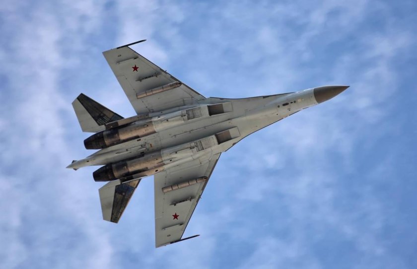 Истребитель Су-35