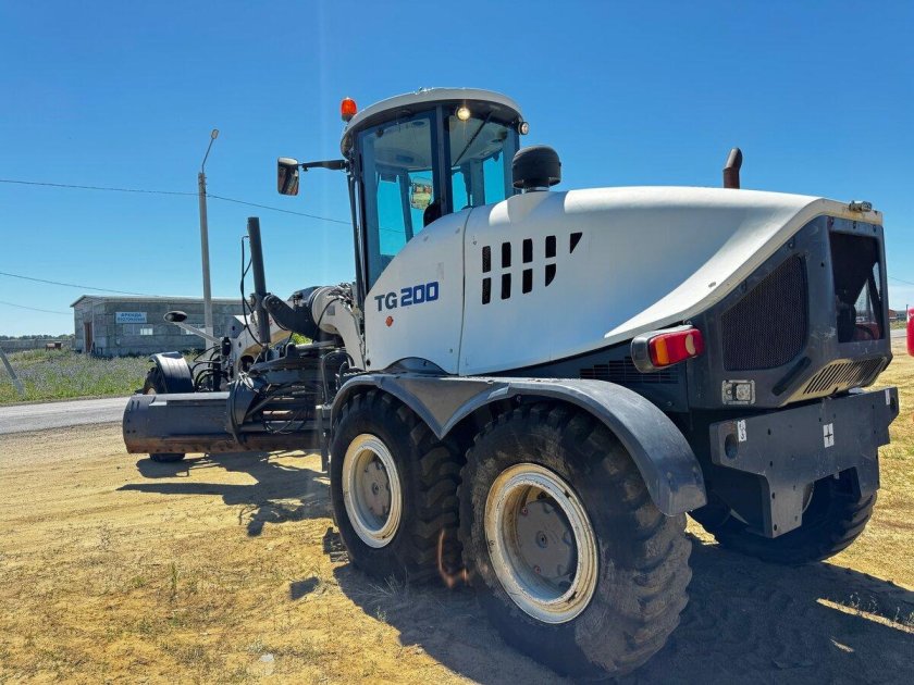 Автогрейдер terex tg200