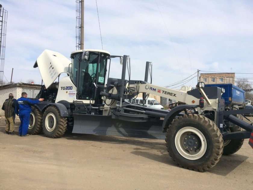 Автогрейдер Terex tg200
