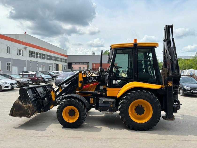 Экскаватор-погрузчик mst m544
