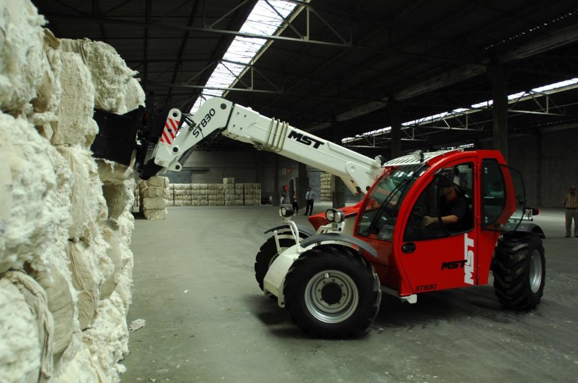 Телескопический погрузчик MST St 8.35