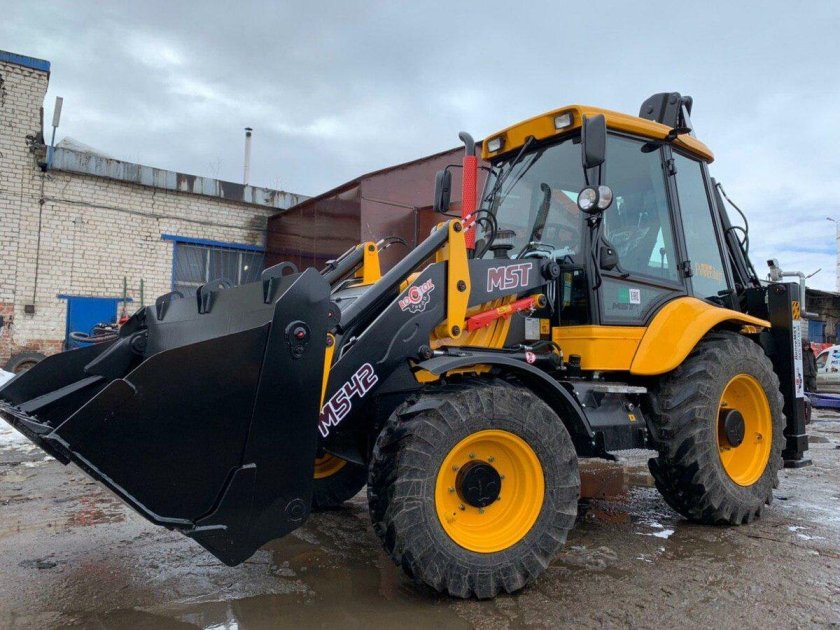 Экскаватор-погрузчик MST m542
