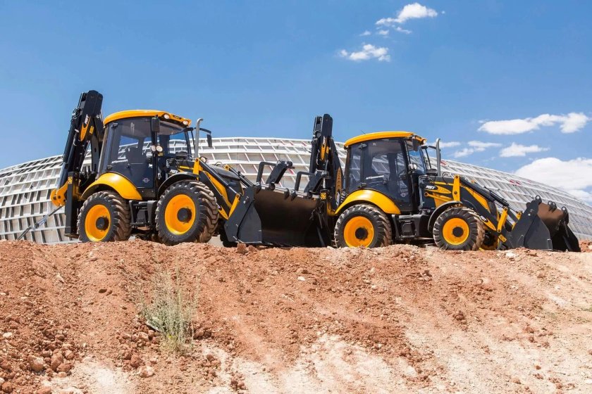 Экскаватор-погрузчик MST 644 Plus