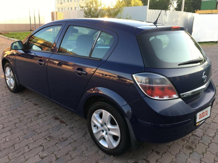 Опель Астра h 1.6 2008 хэтчбек