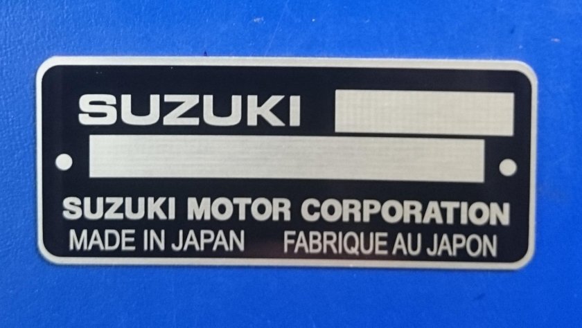 Шильдик suzuki