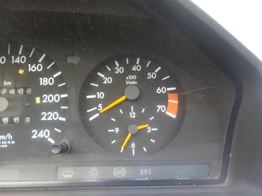 Панель приборов 124 Мерседес обозначение