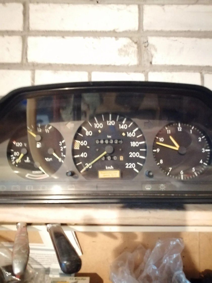 Приборка Мерседес w124