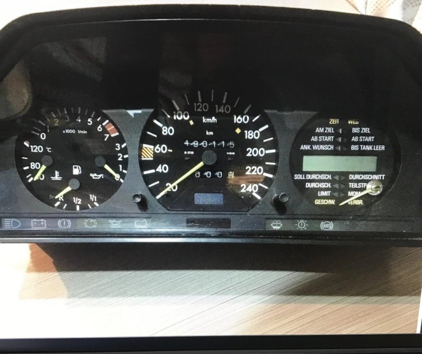 Mercedes e500 w124 приборная панель