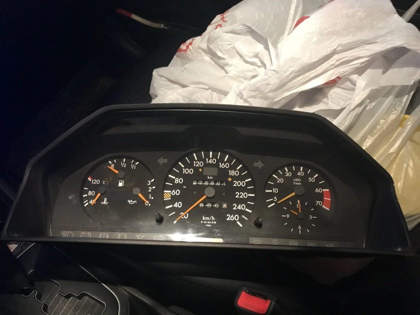 Приборка Мерседес 124