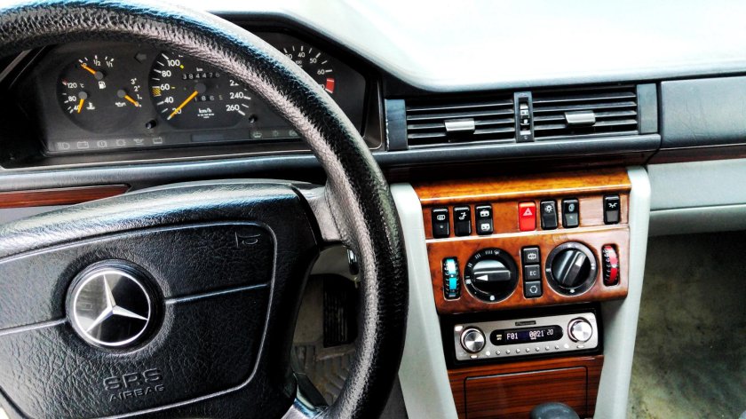 Mercedes-Benz w124 салон