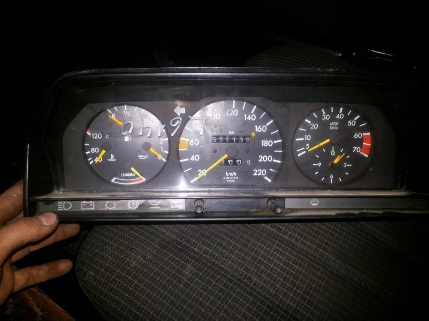 Панель приборов Мерседес 190