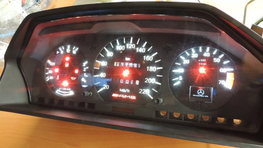 Пересвет панели Мерседес 124