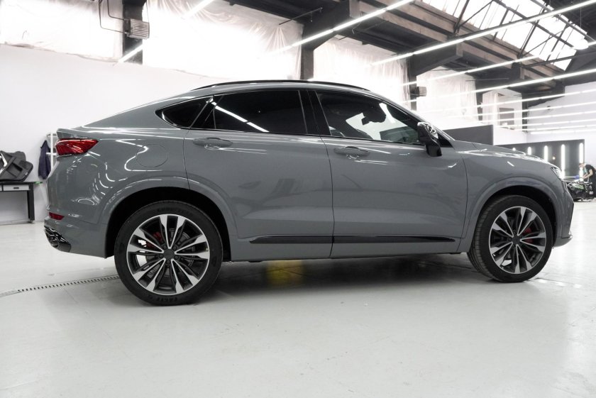 Geely Tugela серый