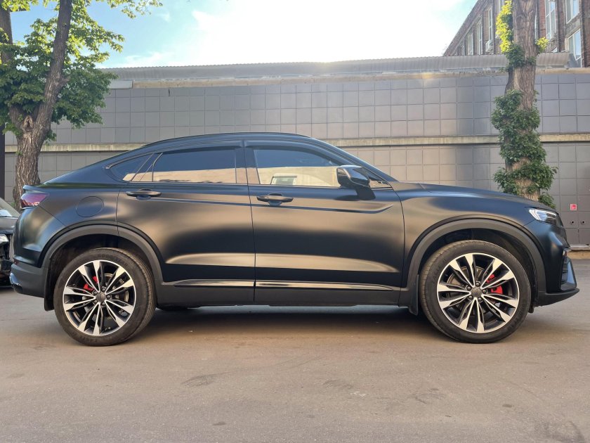 Geely Tugella в пленке