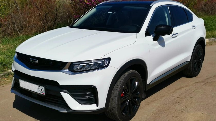 Geely Tugella белая