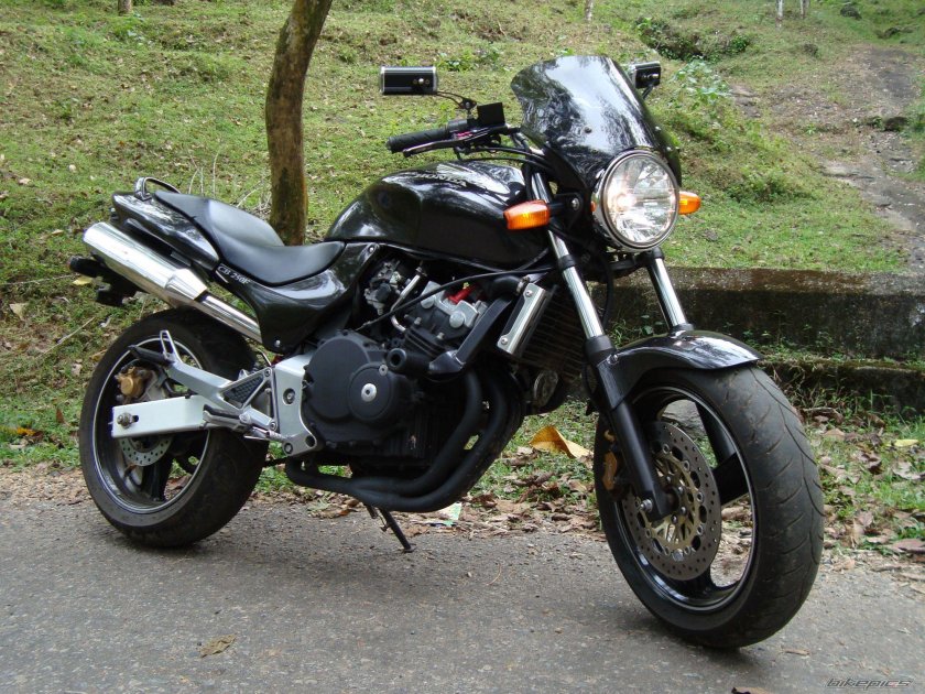 Мотоцикл Хонда Хорнет 250