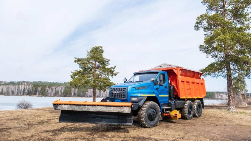 Урал 55571 КДМ