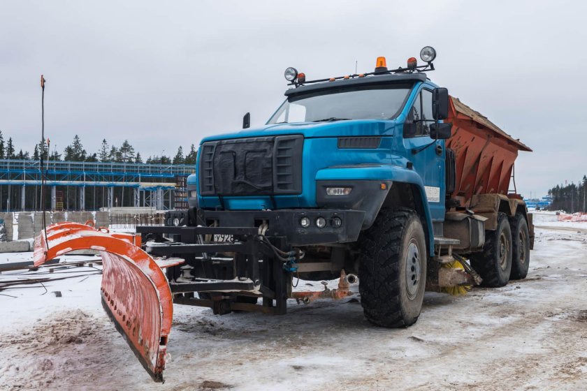 Урал 5557 КДМ