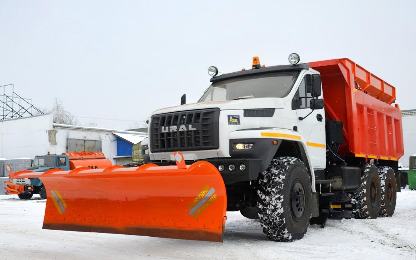 Шнекороторный снегоочиститель урал некст