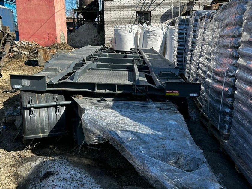 Полуприцеп контейнеровоз