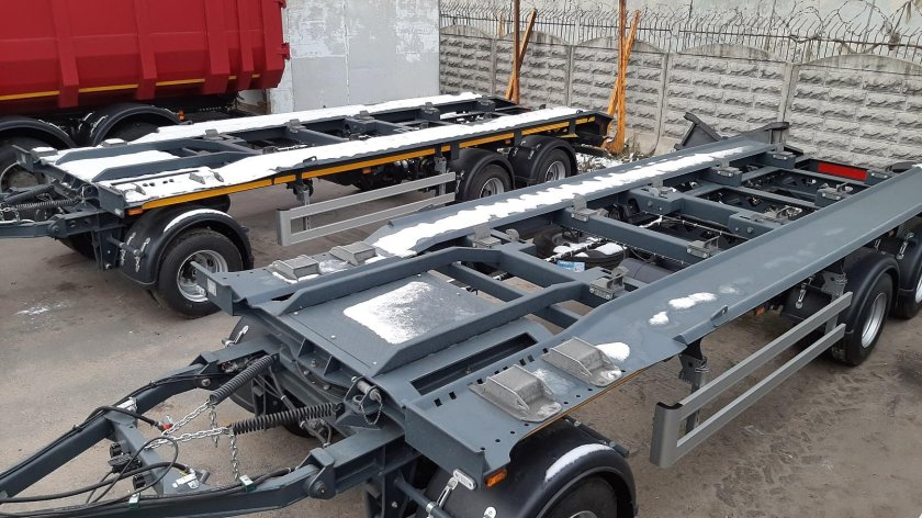 Новый прицеп контейнеровоз