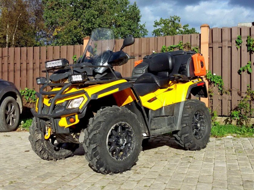 Квадроцикл BRP Outlander 800