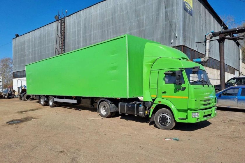КАМАЗ 4308 седельный тягач