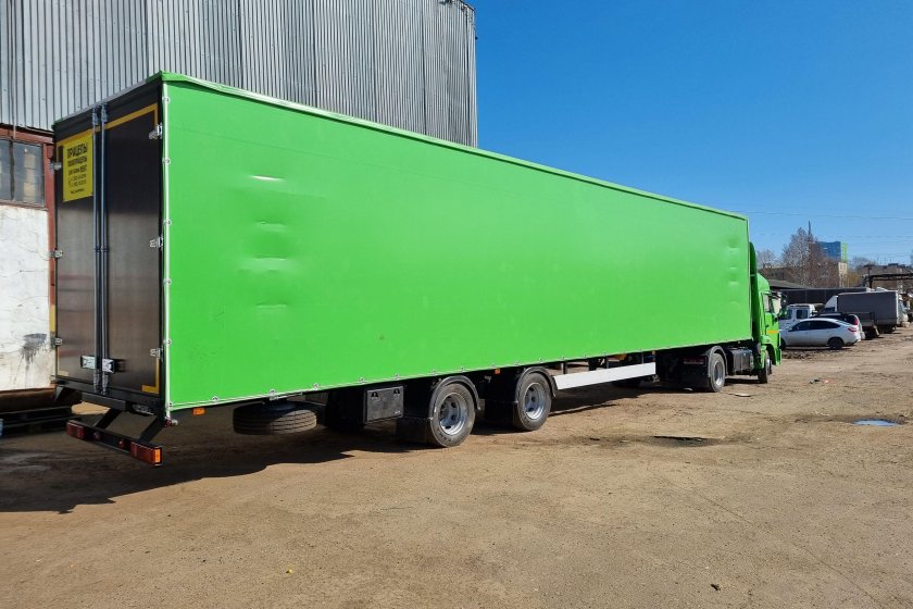 КАМАЗ 4308 седельный тягач с полуприцепом