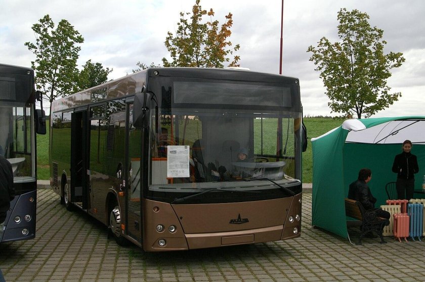 МАЗ-206 автобус